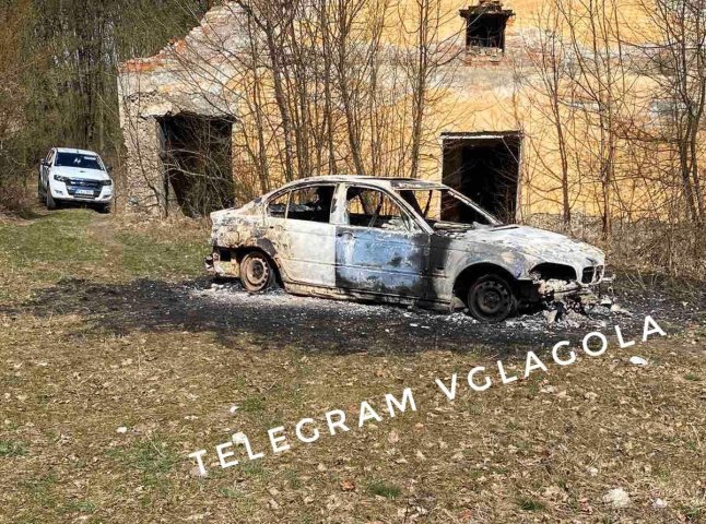 Автомобіль нападників на валютника знайшли спаленим у лісі