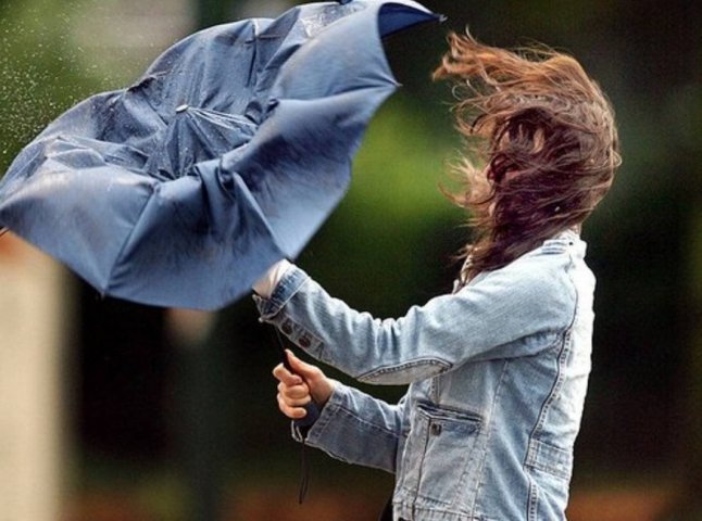 Погода 26 травня: синоптики оголосили штормове попередження по всій Україні