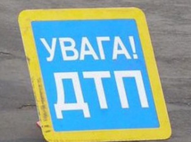 В Ужгороді ДТП. "Мерседес" протаранив маршрутне таксі