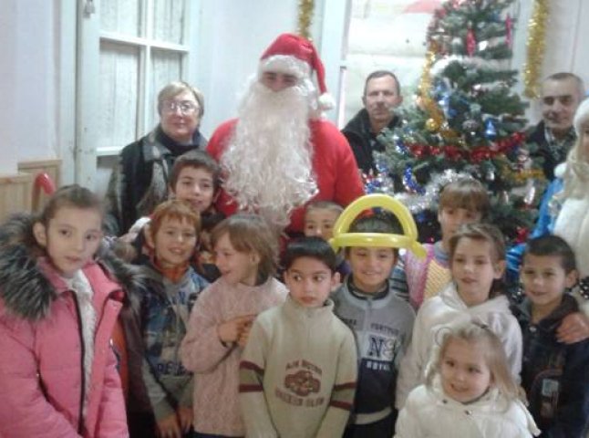 Для дітей-інвалідів у Берегові влаштували новорічне свято із подарунками