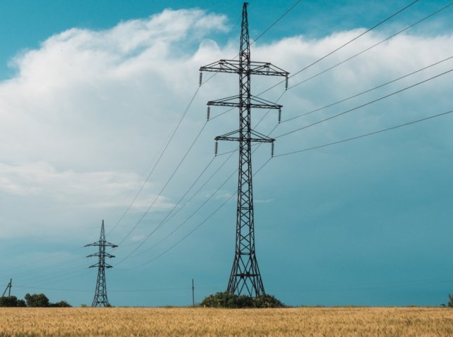 Із 25 жовтня у всіх областях України обмежили постачання електроенергії: що це означає
