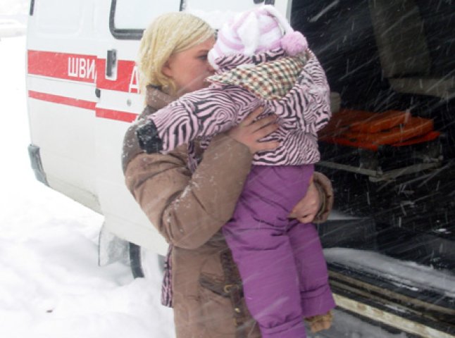 Від неповнолітньої горе-матері з Мукачева відібрали дитину (ФОТО)