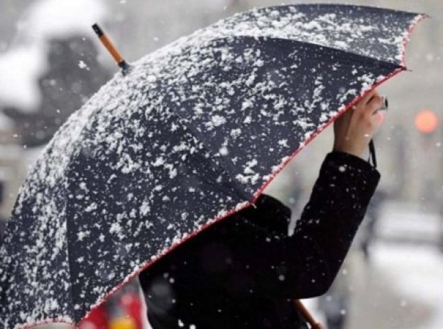 Дощ і мокрий сніг: синоптики розповіли, якою буде погода завтра
