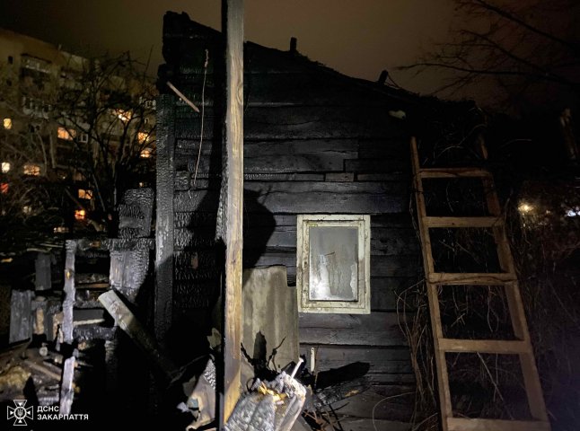 В Ужгороді вночі вогнеборці гасили пожежу