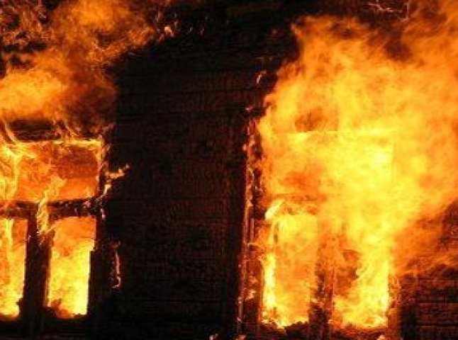 П’яні хустяни спалили власний будинок