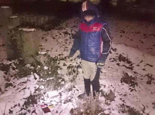 16-річний юнак нападав в Ужгороді на жінок та грабував їх