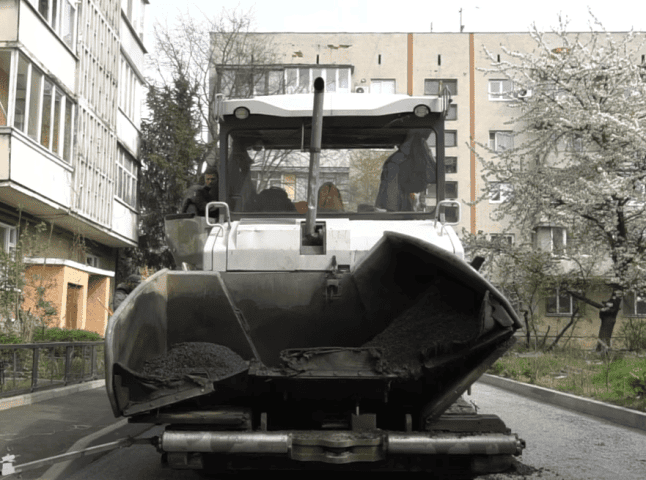 Ремонт внутрішньоквартальних доріг у Мукачеві: що зроблено і які плани