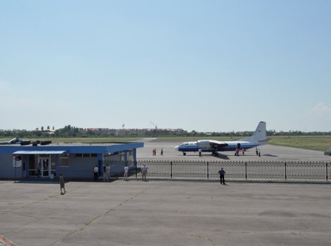 Ужгородський аеропорт тимчасово не працює