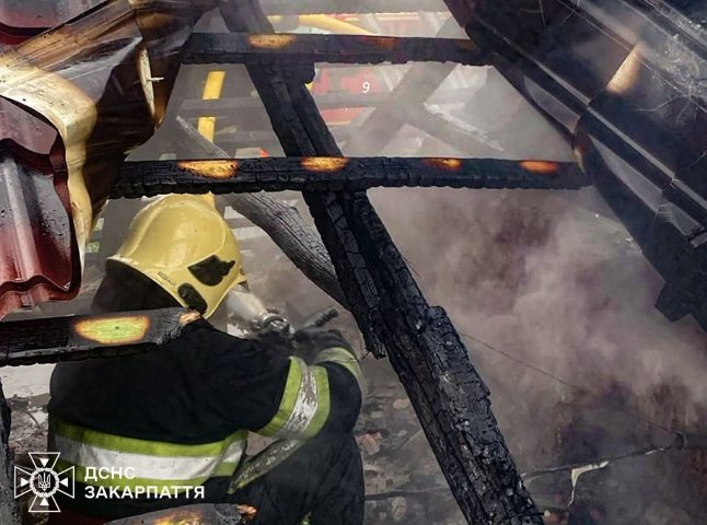 Вогнеборці рятували будинок у Мукачеві
