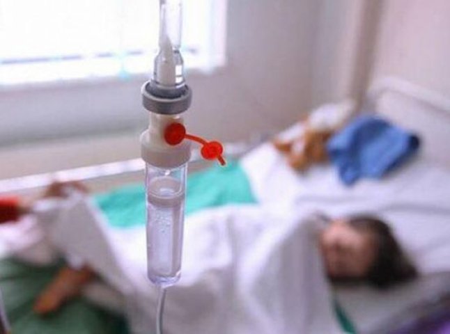 В Ужгороді двоє дітей опинились у лікарні
