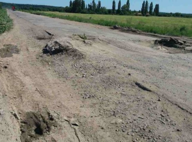 У мережі показали фото шокуючого стану дороги Пряшівської об’їзної у Мукачеві