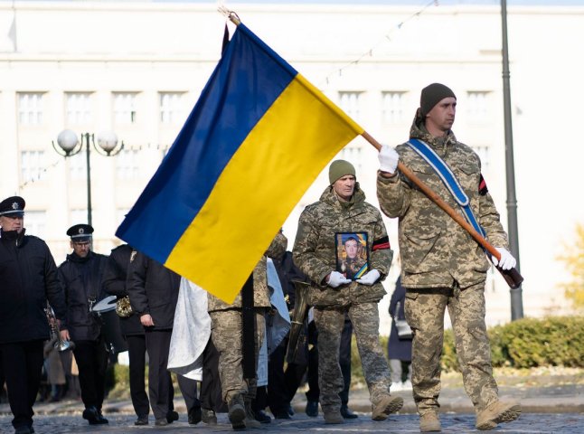 В Ужгороді поховали військового, який загинув минулого тижня