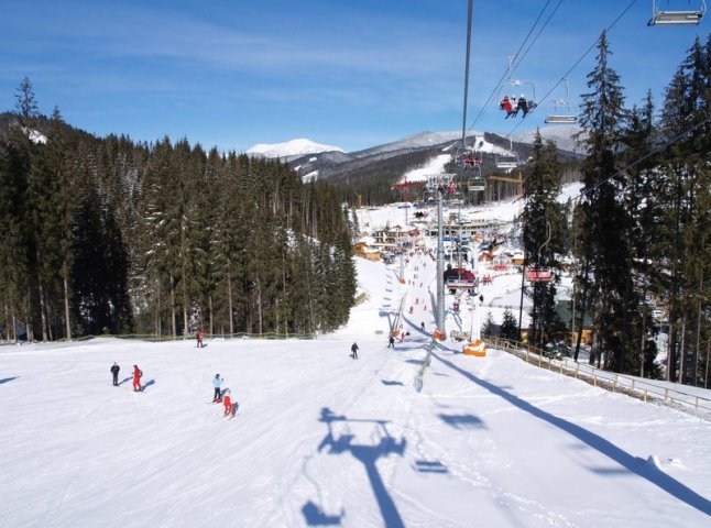 У Закарпатті під час катання на лижах отримали травми 7 туристів