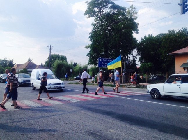 У Ракошині активісти "Тарифного Майдану" частково перекрили трасу "Київ-Чоп"