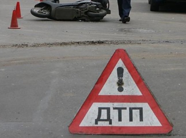 В Ужгороді зіткнення двох автомобілів спричинило затор