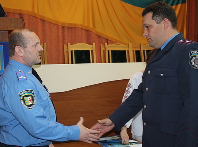 В Ужгороді урочисто зустріли правоохоронців, які повернулись із зони АТО (ФОТО)
