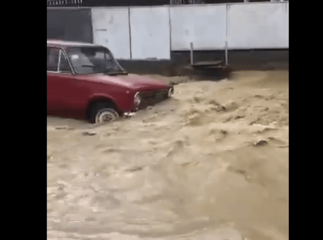 Затопило село: сьогодні негода наробила біди на Закарпатті