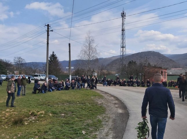 На Закарпатті поховали молодого Героя