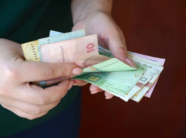 За додатковий стаж у 2026 році платитимуть нову надбавку: скільки за кожен рік