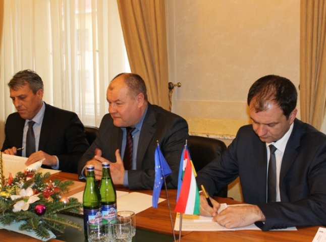 Під час візиту Держсекретаря Уряду Угорщини на Закарпаття говорили і про нові пункти пропуску