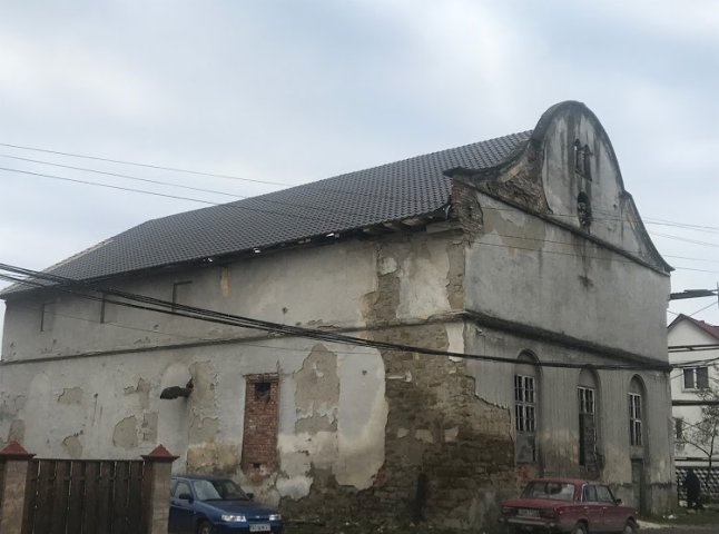 Одну із найстаріших в Україні синагог реконструюють на Закарпатті