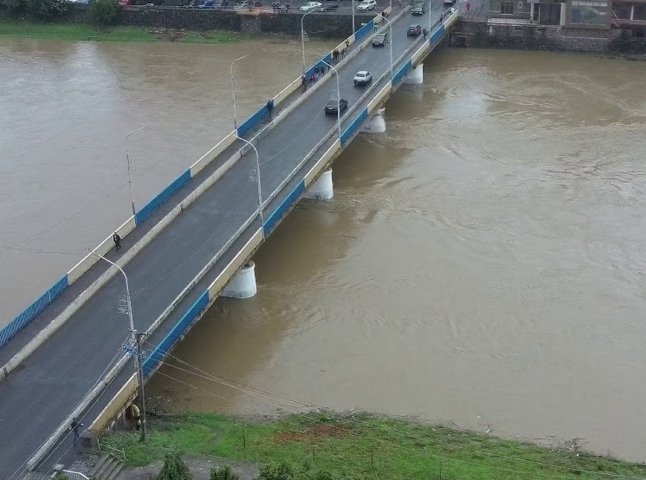 У річці Латориці в межах Мукачева фіксується спад рівня води