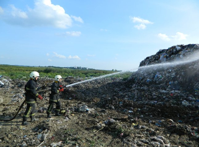 В Іршавському районі знову горіло сміттєзвалище