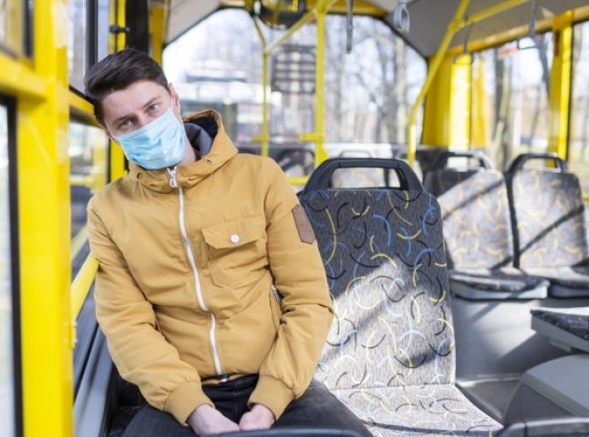 В Україні можуть збільшити штрафи за перебування без масок у маршрутках та приміщеннях