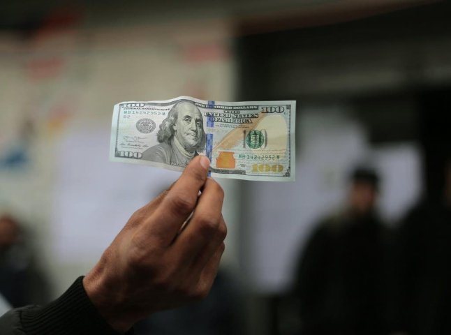 Експерт розповів, яким буде курс долара в Україні до 10 серпня