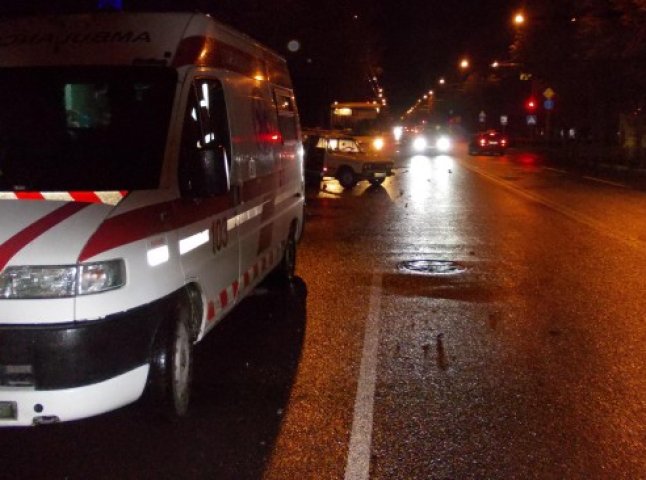 На Львівщині п’ятеро закарпатців на "Мерседесі" потрапили у аварію