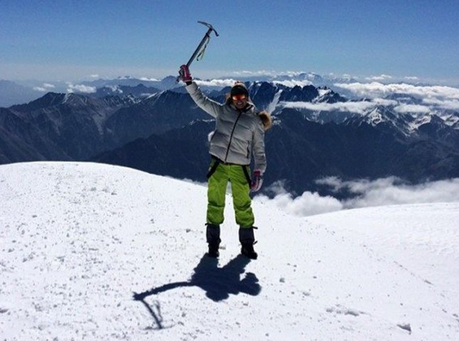 Дівчина з Мукачева може стати першою українкою, яка підкорила найвищу гору світу