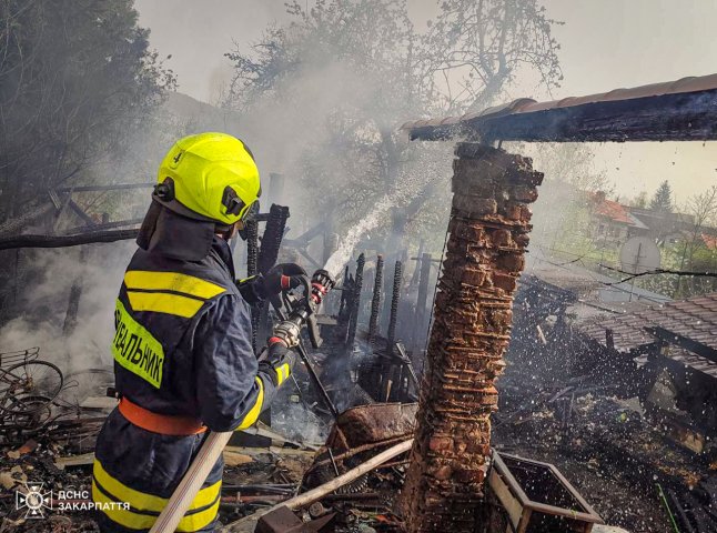 Під час пожежі на Ужгородщині постраждав закарпатець