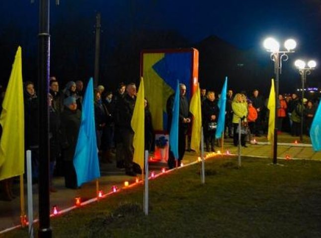 У Великому Бичкові вшанували пам’ять Героїв Майдану