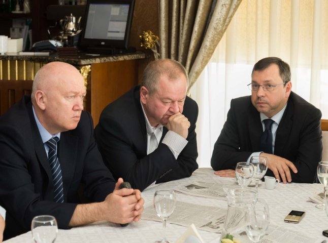 У Мукачеві Ради адвокатів Закарпаття та Луганщини спільно провели круглий стіл з питань інформаційної безпеки