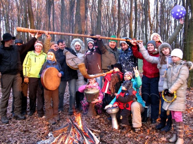 У лісі на виїзді з Мукачева влаштували новорічну зустріч у кельтському стилі