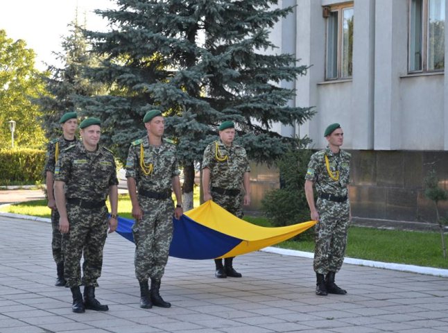 Матері вбитого у зоні АТО берегівчанина вручили орден, що призначався її героїчному синові