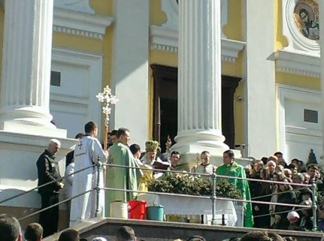 Православні та греко-католики обласного центру освятили вербові гілки (ФОТО)