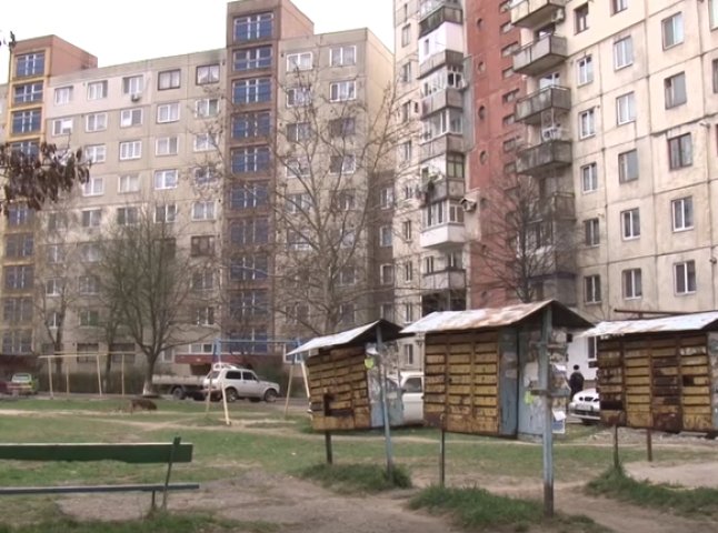 "Сиротами залишились двоє малолітніх дітей", – поліція про самогубство жінки в Ужгороді