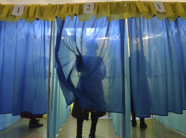 Менше 40% ужгородців прийшли проголосувати у другому турі виборів мера міста
