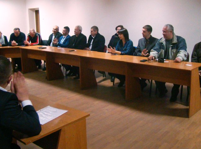 У Рахові відбулось перше засідання новообраної міської ради