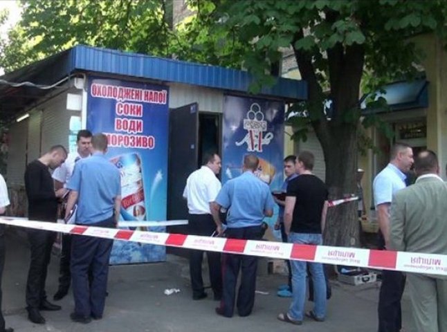 Зловмисників, які пограбували у Мукачеві три кіоски, затримано