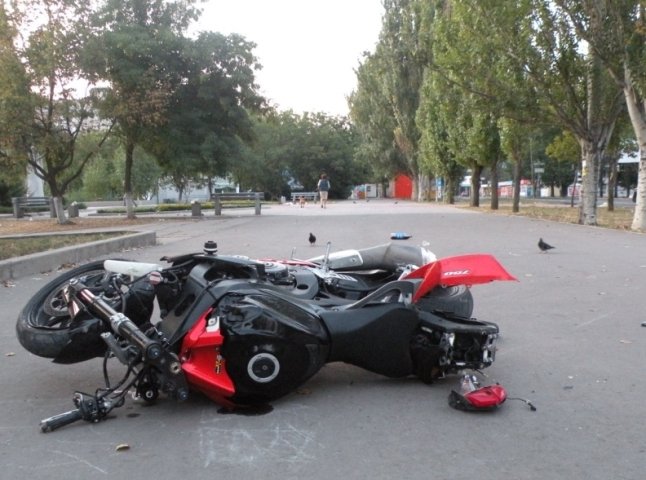 В обласному центрі мотоцикліст збив дівчинку