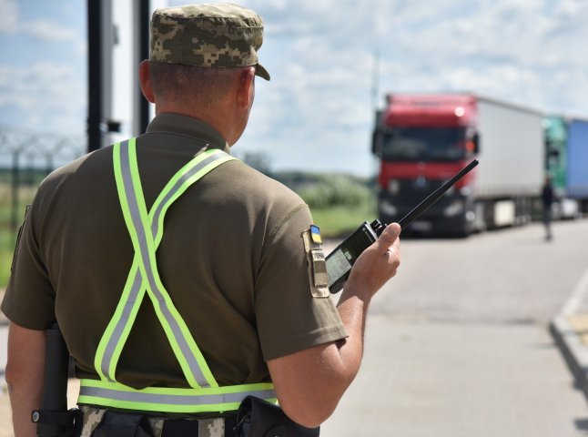 На Закарпатті зник прикордонник. Є підозра, що він незаконно перетнув кордон На Закарпатті зник прикордонник. Є підозра, що він незаконно перетнув кордон