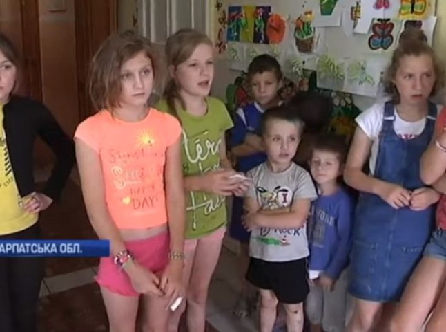 Били скакалкою і змушували мити унітази зубною щіткою: діти розповіли про нелюдські знущання у притулку