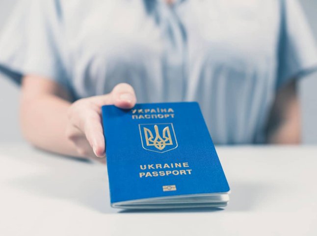 Якщо маєте ці документи: з’явилось важливе попередження для українців, які виїхали за кордон