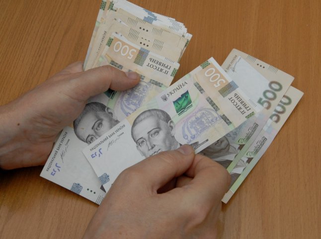 Впродовж 14 днів гроші надійдуть на картку: з 1 жовтня почало діяти нововведення, про яке попереджали кілька тижнів тому