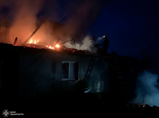 Вогнеборці майже 5 годин гасили пожежу у селі Вогнеборці майже 5 годин гасили пожежу у селі