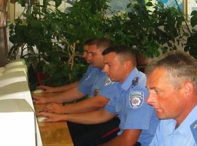 Виноградівських міліціонерів перевіряли на знання правил дорожнього руху