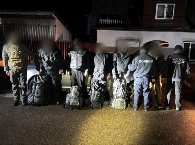 На Закарпатті впіймали переправника-гастролера з квартетом «клієнтів»