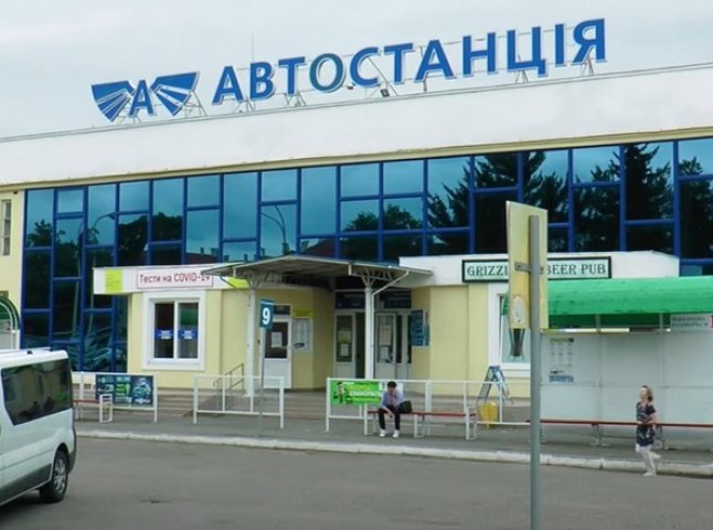 Автобуси не виїжджають: закарпатці зіткнулись із проблемою